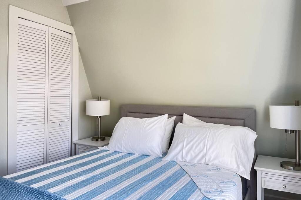 Newly Renovated Carriage House Near Town & Beaches Madison Buitenkant foto